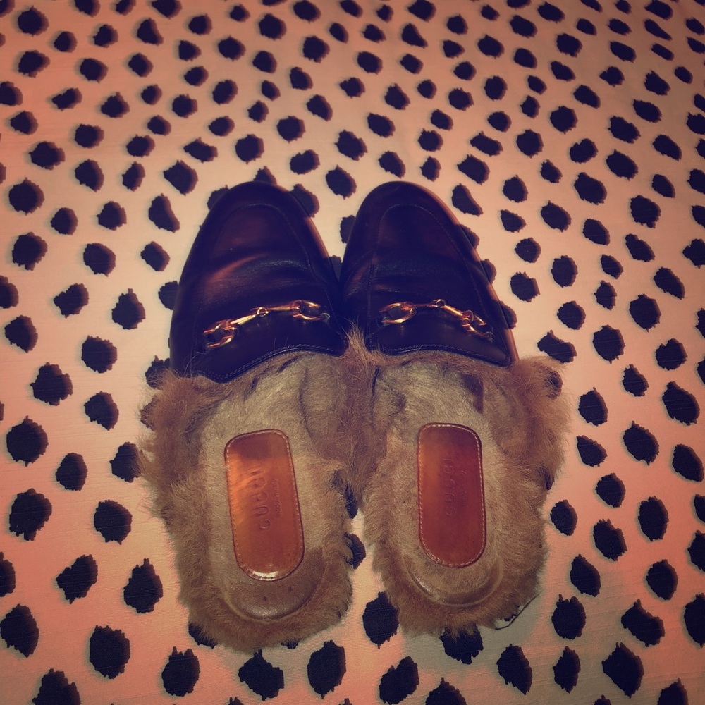 Gucci fur slides